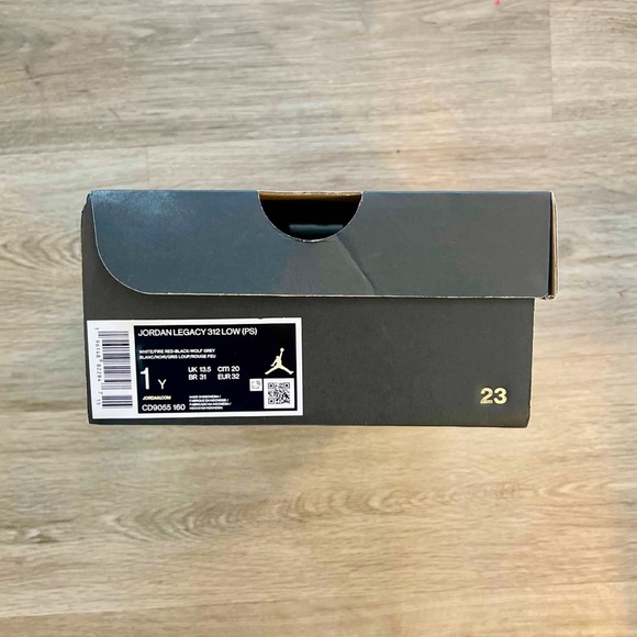Air Jordan Legacy 312 Low size 1Y used with box 📦 - Picture 6 of 6